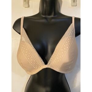 Victoria Secrets Incredible plunge Bra 36-DD